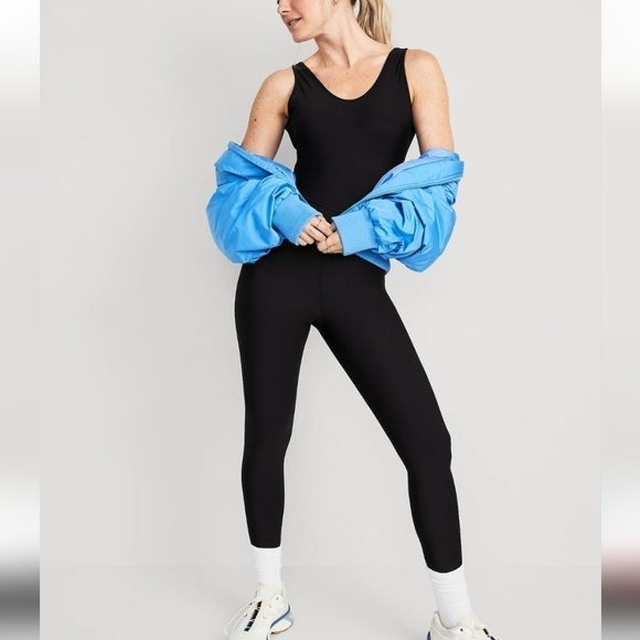 M Petite • Old Navy • PowerSoft Sleeveless 7/8 Bodysuit - Picture 2 of 4